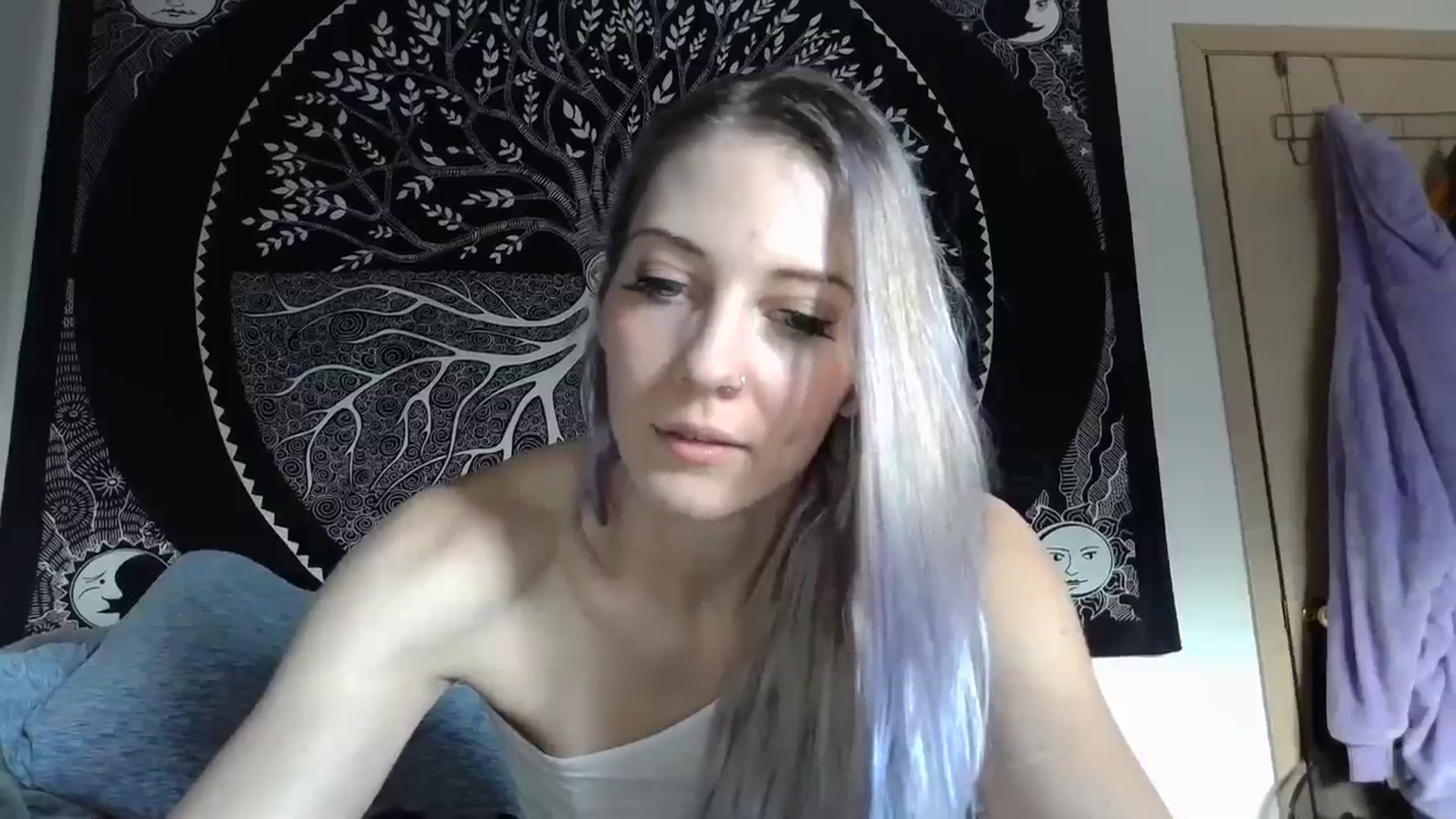 Gallery image thumbnail from Leeleigh1's myfreecams stream on, 01/25/2024, 17:02 image 12 of 20