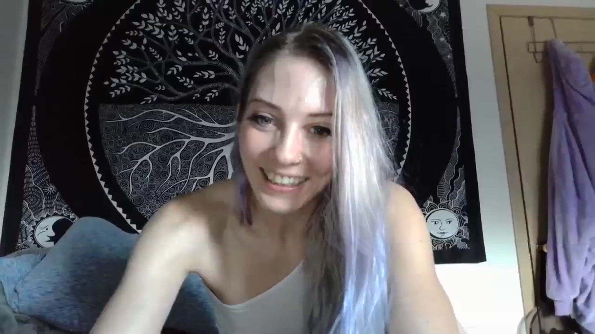 Gallery image thumbnail from Leeleigh1's myfreecams stream on, 01/25/2024, 17:02 image 13 of 20