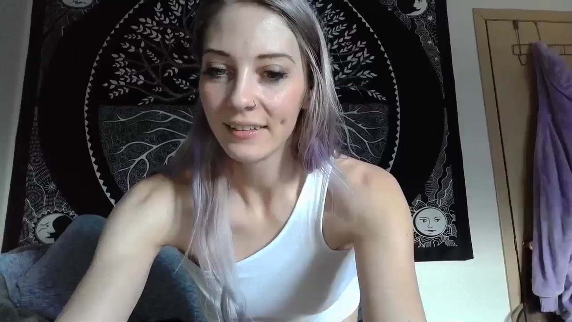 Gallery image thumbnail from Leeleigh1's myfreecams stream on, 01/25/2024, 17:02 image 15 of 20