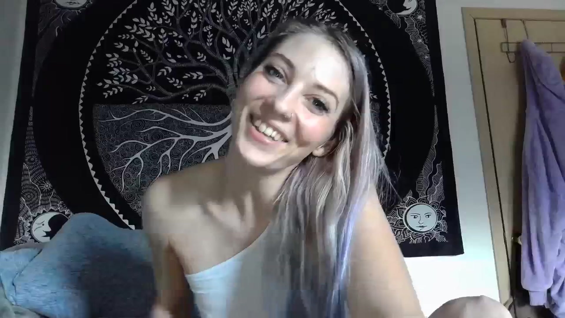 Gallery image thumbnail from Leeleigh1's myfreecams stream on, 01/25/2024, 17:02 image 18 of 20