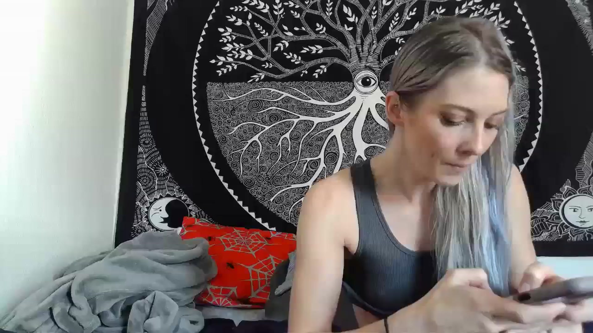 Gallery image thumbnail from Leeleigh1's myfreecams stream on, 01/25/2024, 19:49 image 1 of 20