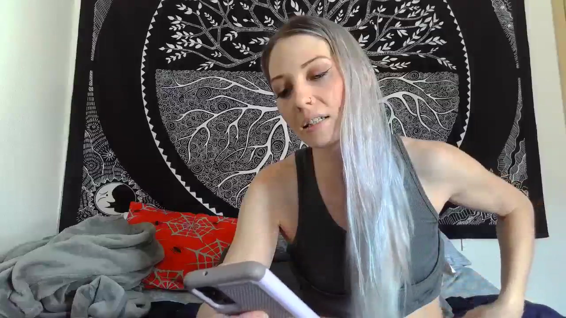 Gallery image thumbnail from Leeleigh1's myfreecams stream on, 01/25/2024, 19:49 image 10 of 20