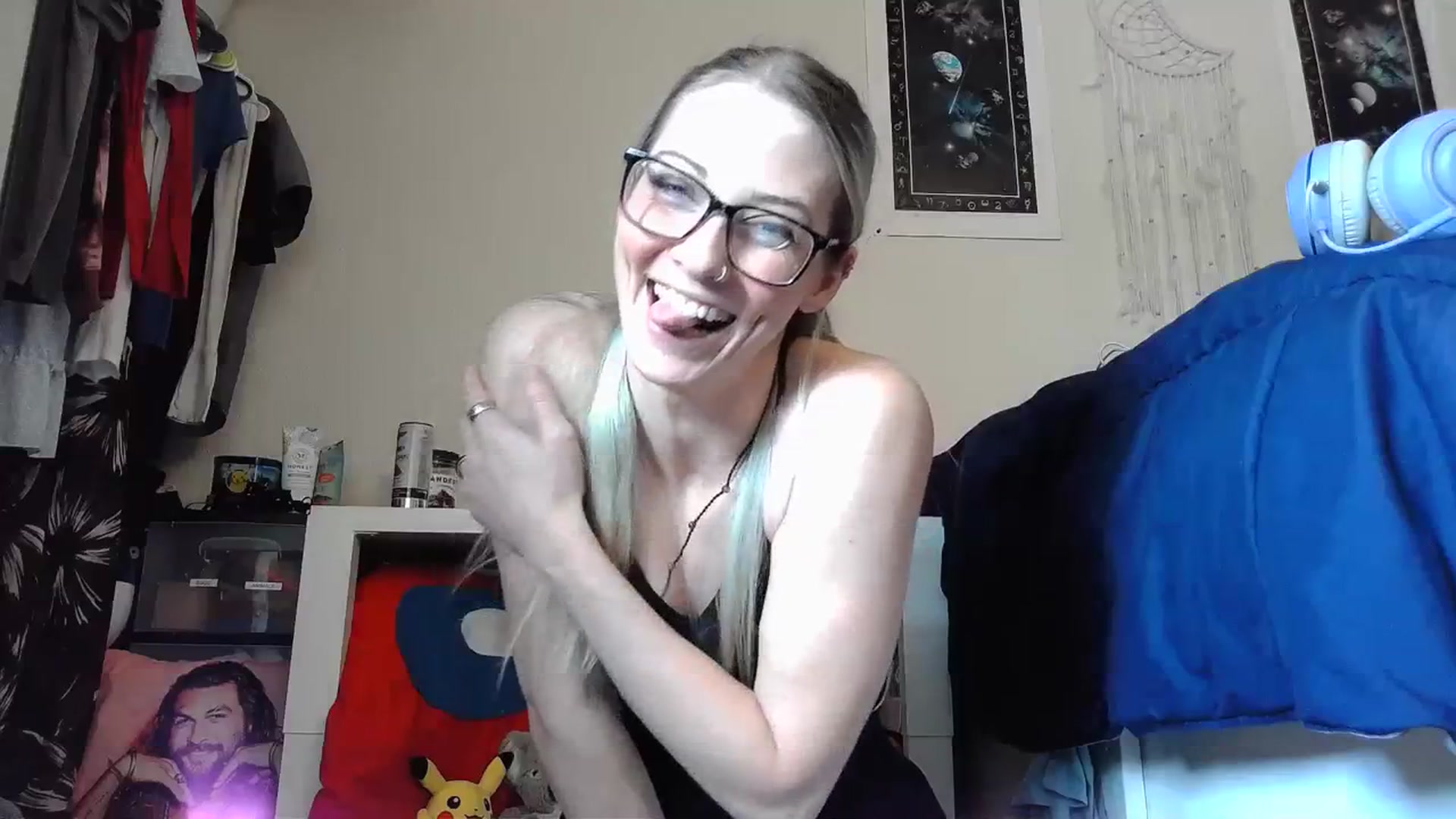 Gallery image thumbnail from Leeleigh1's myfreecams stream on, 03/13/2024, 19:31 image 14 of 20