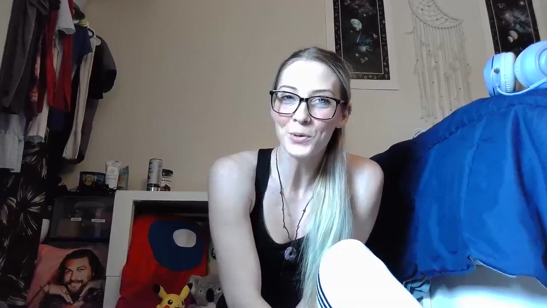 Gallery image thumbnail from Leeleigh1's myfreecams stream on, 03/13/2024, 19:31 image 13 of 20