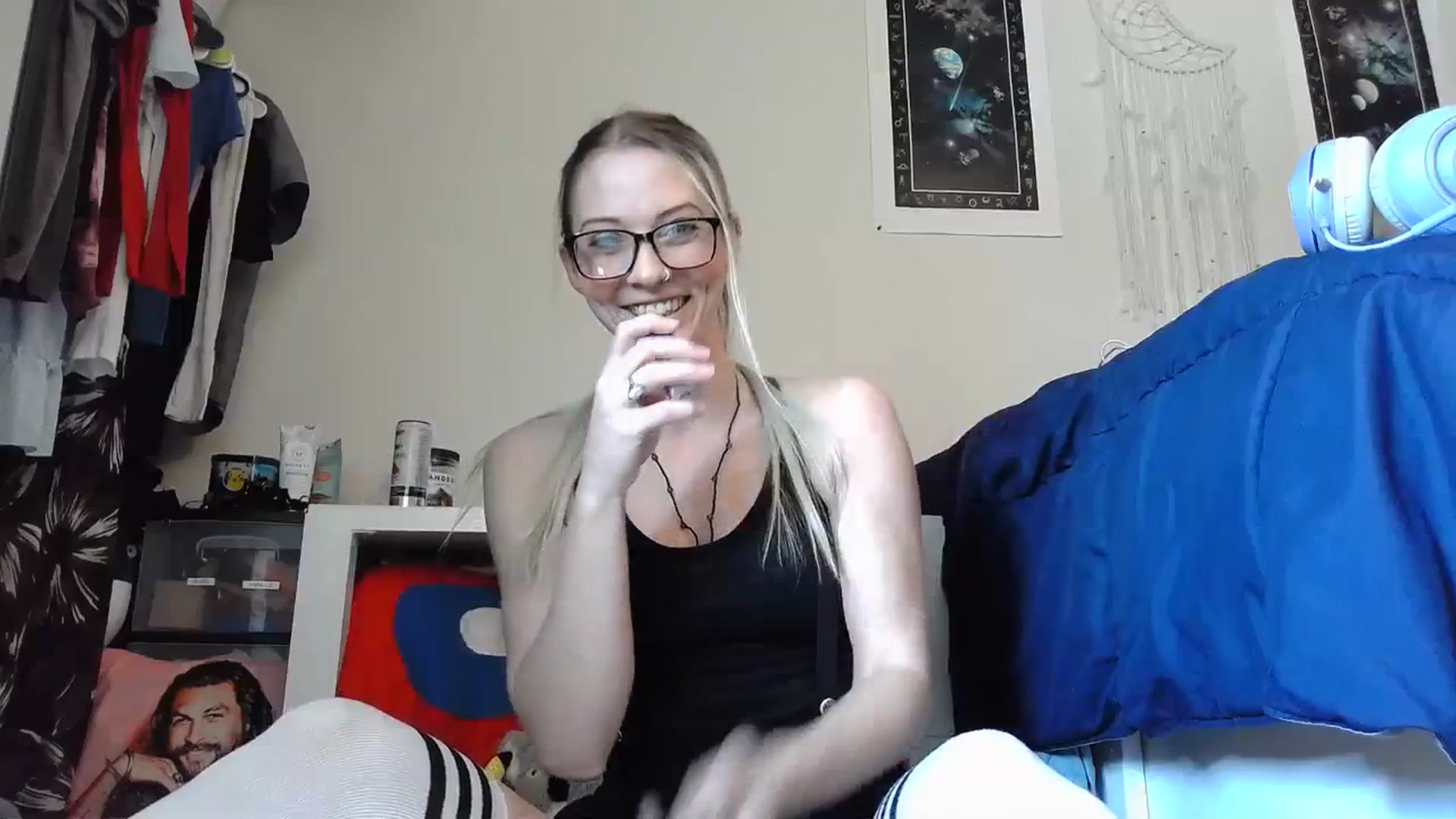 Gallery image thumbnail from Leeleigh1's myfreecams stream on, 03/13/2024, 19:31 image 17 of 20