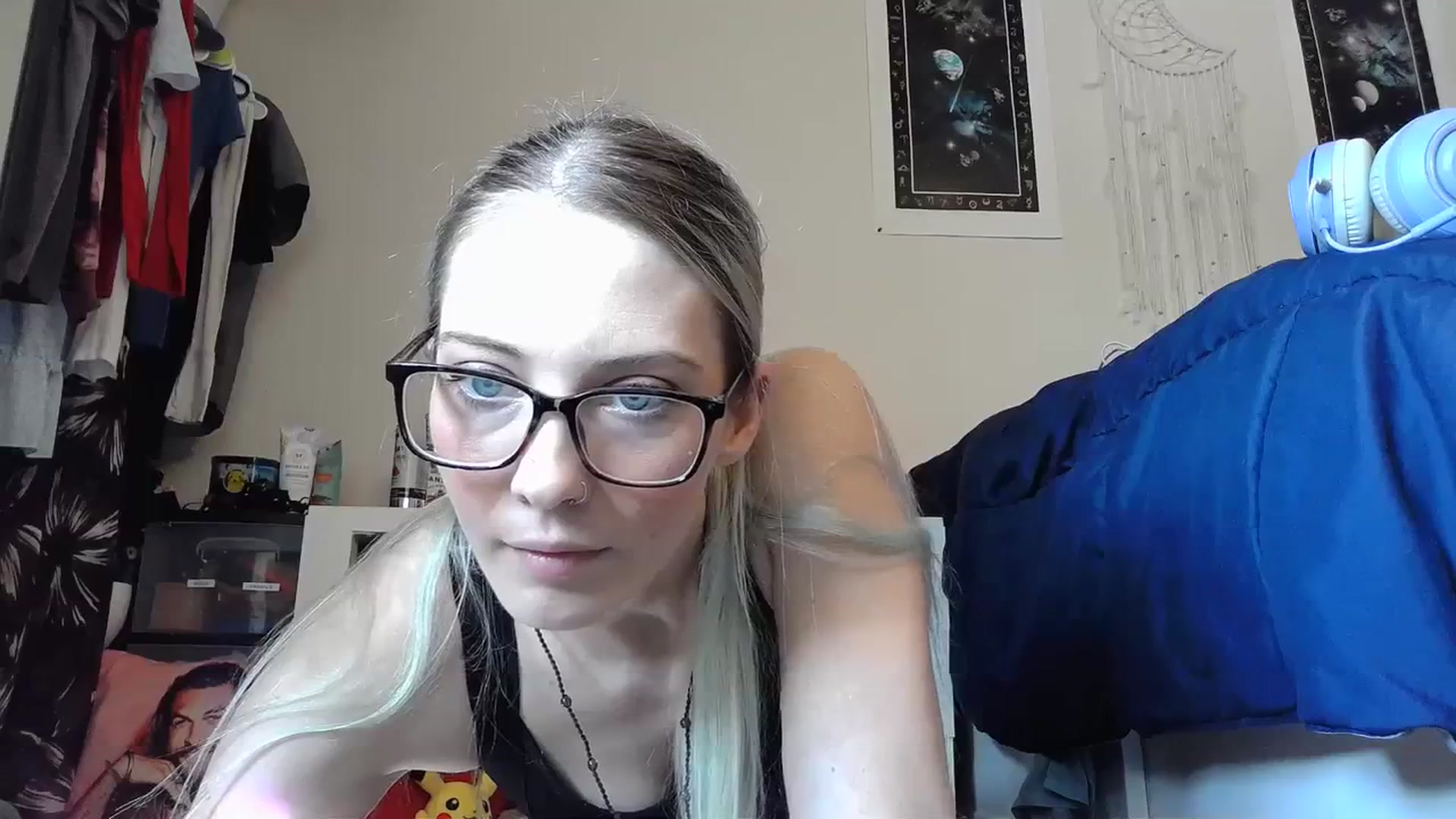 Gallery image thumbnail from Leeleigh1's myfreecams stream on, 03/13/2024, 19:31 image 15 of 20