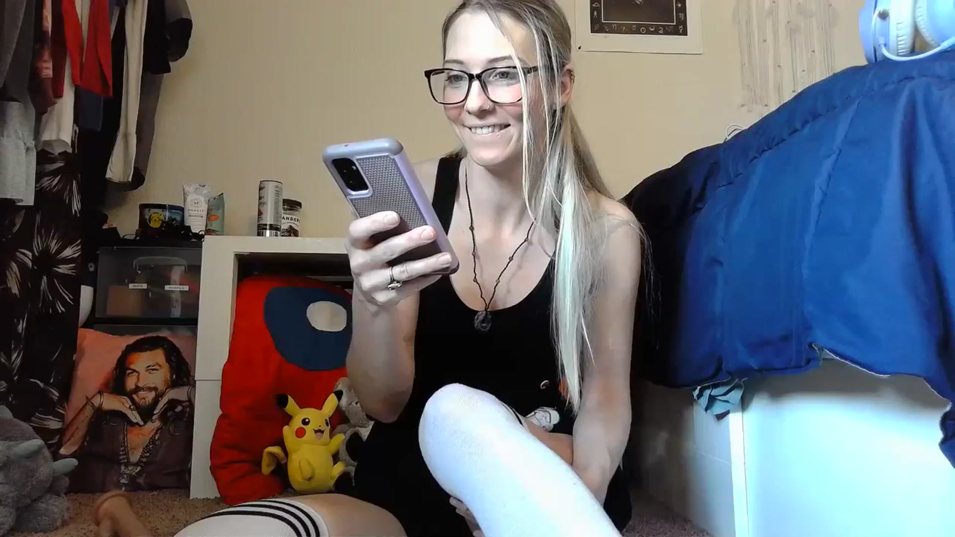Gallery image thumbnail from Leeleigh1's myfreecams stream on, 03/13/2024, 19:31 image 8 of 20