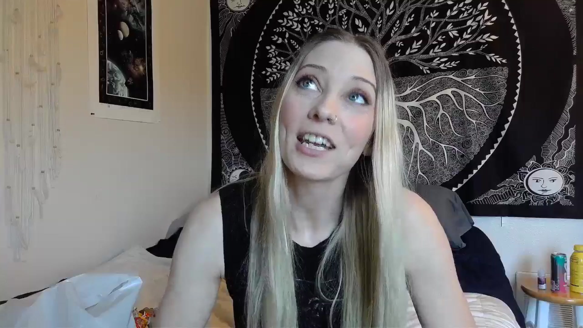 Gallery image thumbnail from Leeleigh1's myfreecams stream on, 05/08/2024, 20:50 image 3 of 20