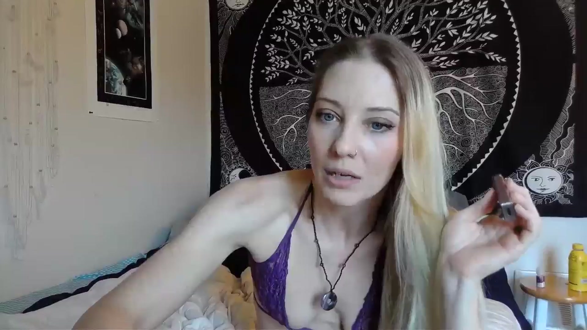 Gallery image thumbnail from Leeleigh1's myfreecams stream on, 05/08/2024, 20:50 image 18 of 20