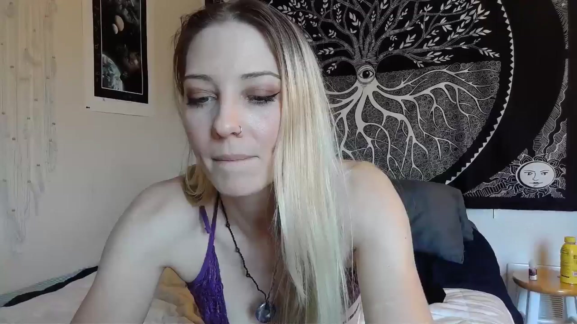 Gallery image thumbnail from Leeleigh1's myfreecams stream on, 05/08/2024, 20:50 image 12 of 20