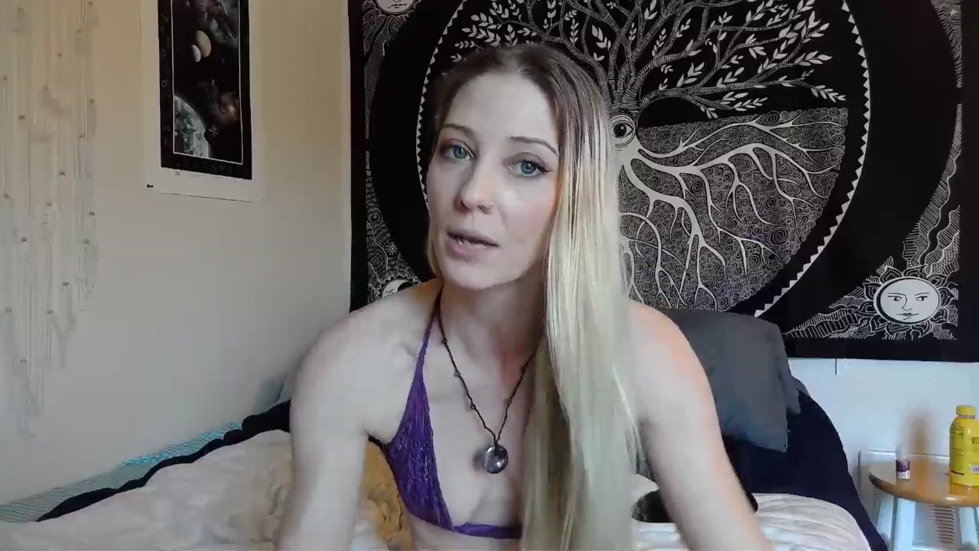Gallery image thumbnail from Leeleigh1's myfreecams stream on, 05/08/2024, 20:50 image 15 of 20