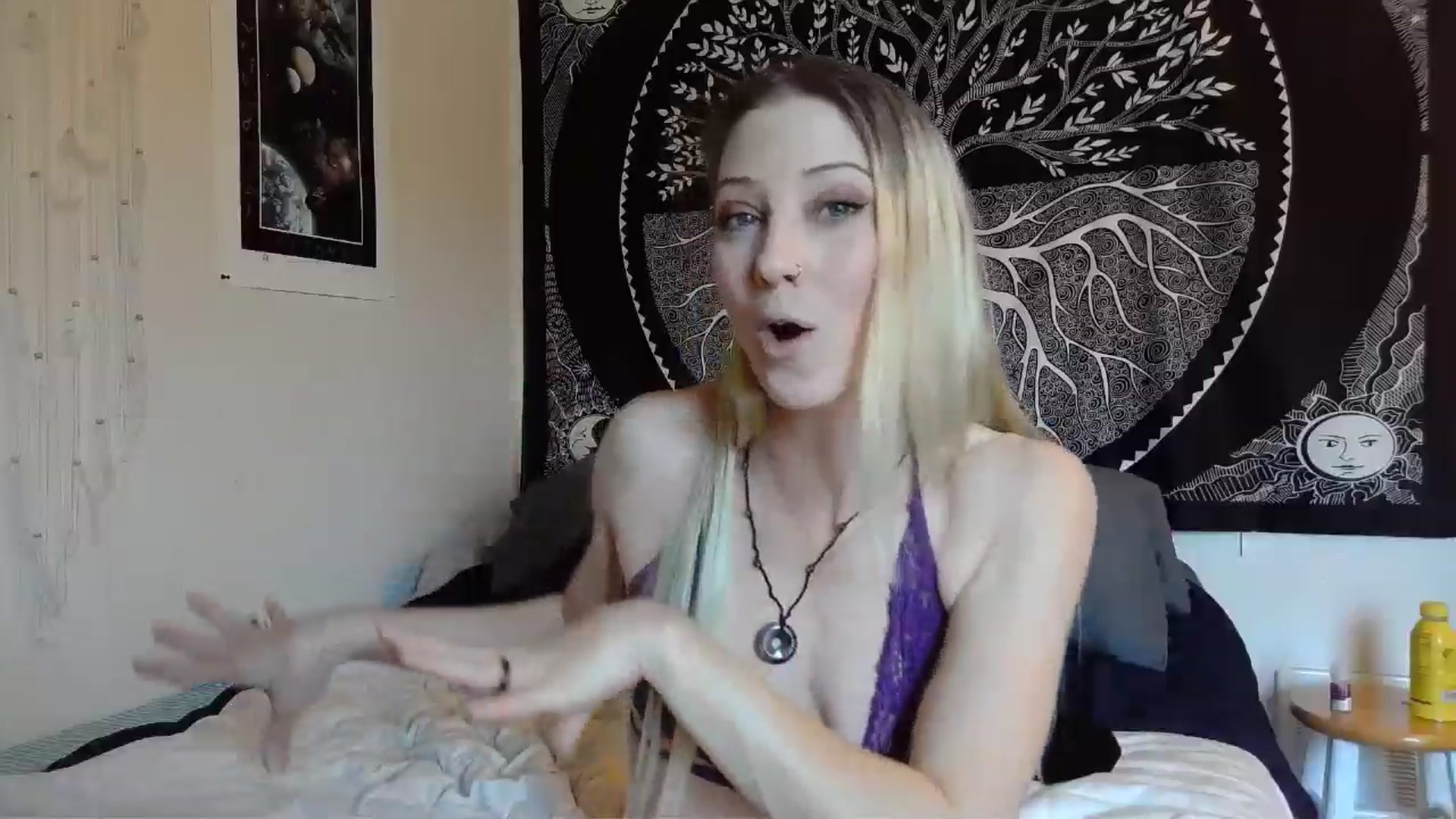 Gallery image thumbnail from Leeleigh1's myfreecams stream on, 05/08/2024, 20:50 image 14 of 20