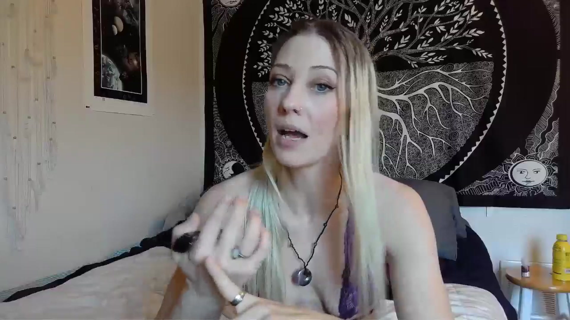 Gallery image thumbnail from Leeleigh1's myfreecams stream on, 05/08/2024, 20:50 image 10 of 20