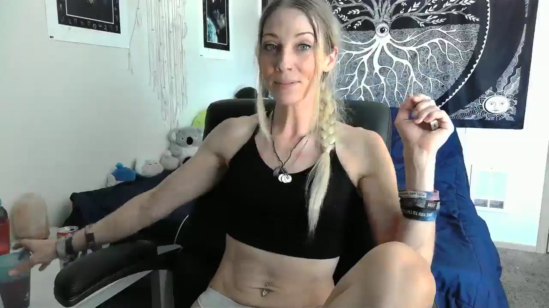 Gallery image thumbnail from Leeleigh1's myfreecams stream on, 06/22/2024, 21:25 image 12 of 20
