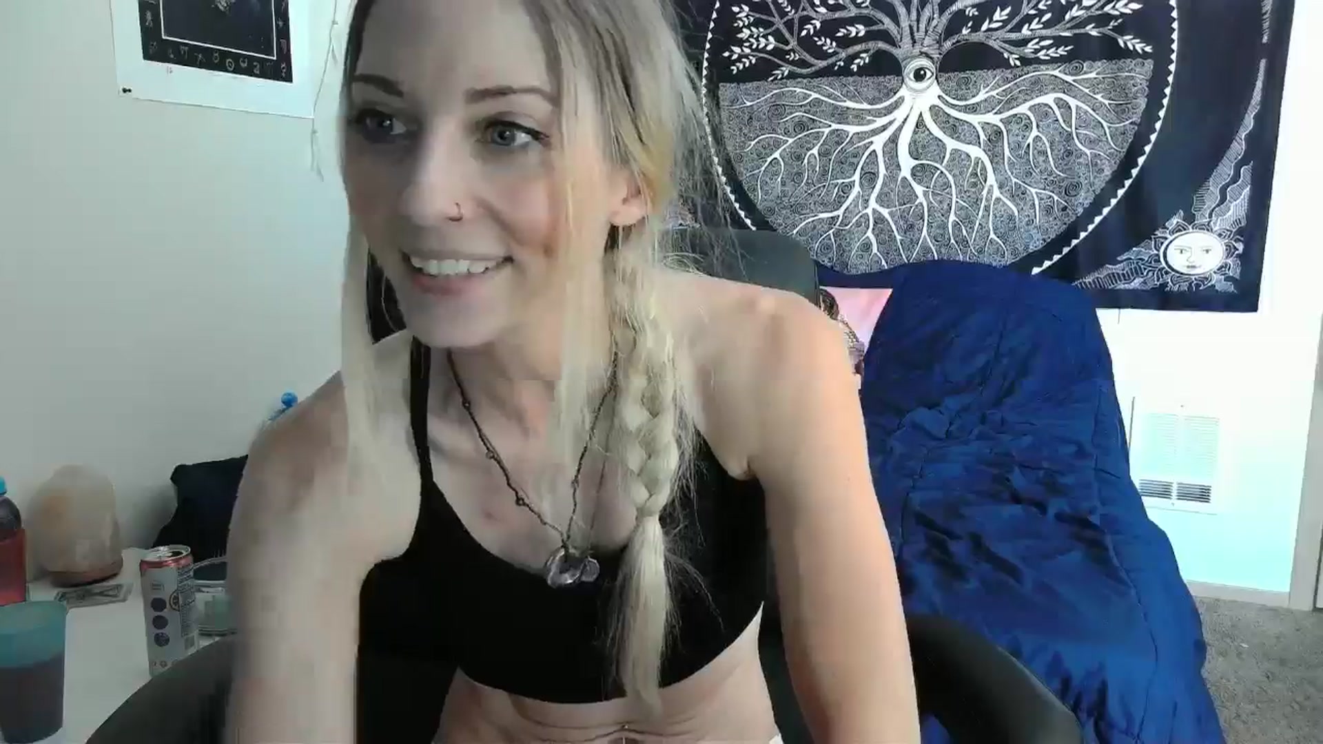 Gallery image thumbnail from Leeleigh1's myfreecams stream on, 06/22/2024, 21:25 image 3 of 20