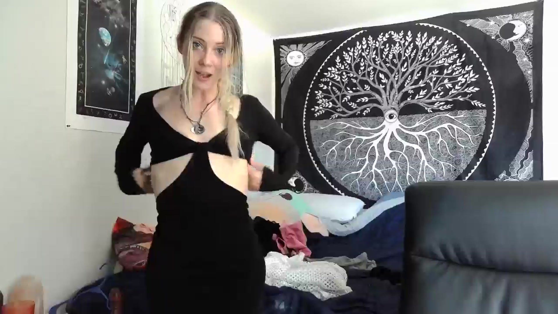 Gallery image thumbnail from Leeleigh1's myfreecams stream on, 06/23/2024, 24:57 image 6 of 20