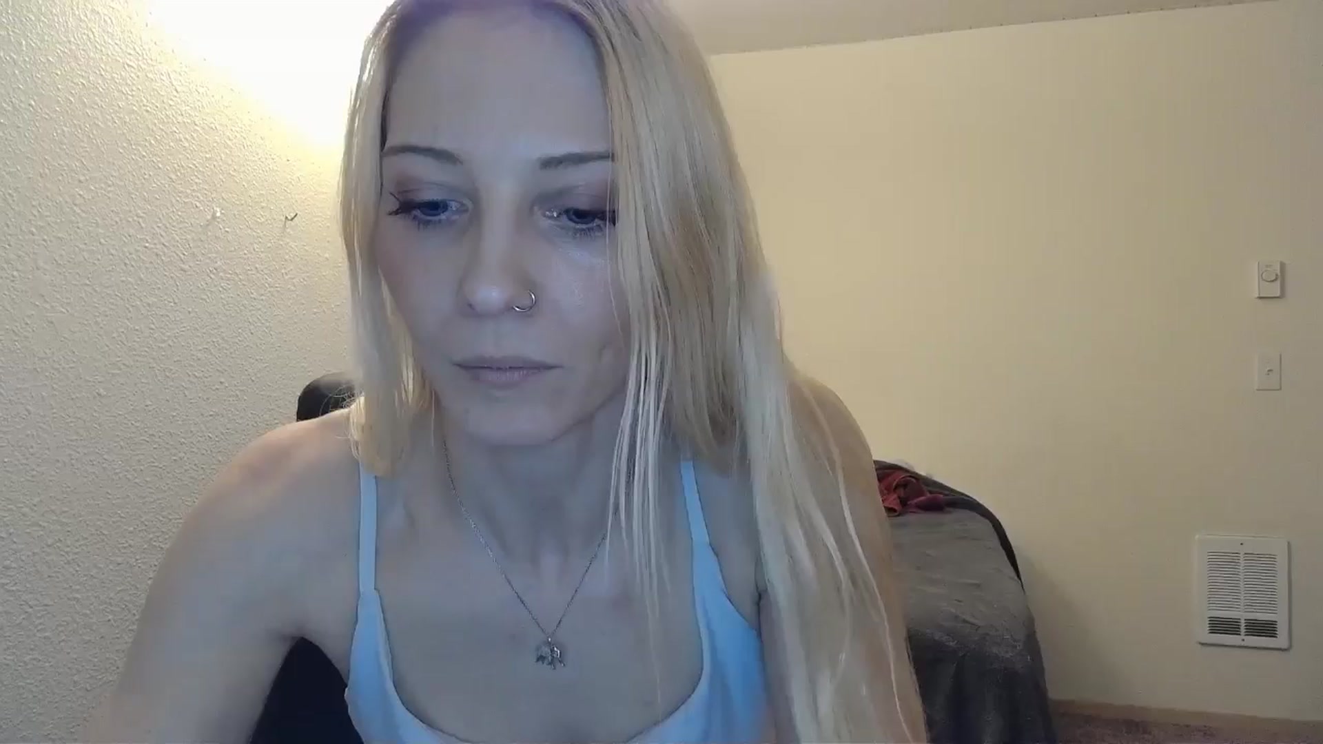Gallery image thumbnail from Leeleigh1's myfreecams stream on, 01/27/2025, 02:18 image 20 of 20