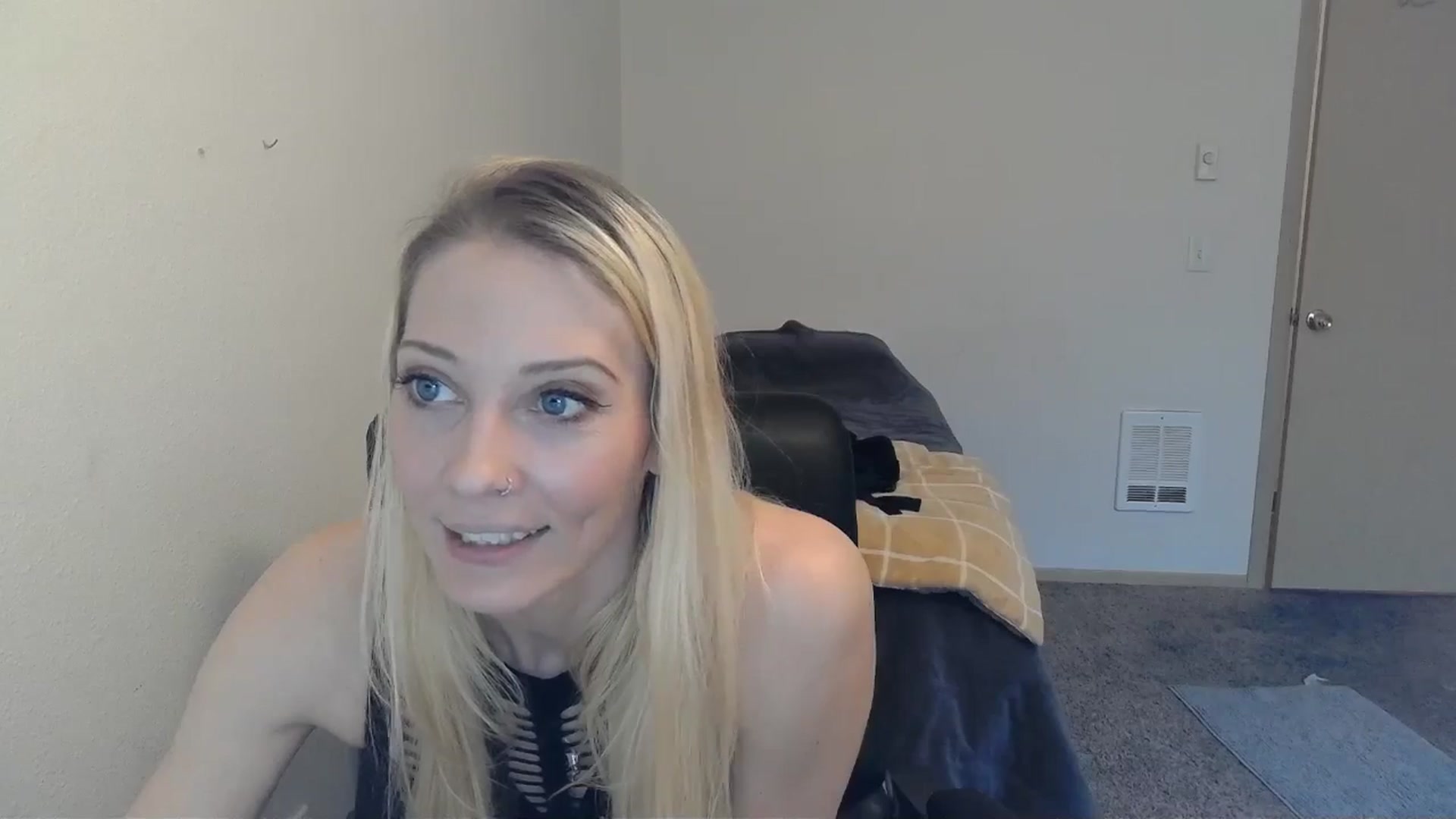 Gallery image thumbnail from Leeleigh1's myfreecams stream on, 02/23/2025, 23:32 image 14 of 20
