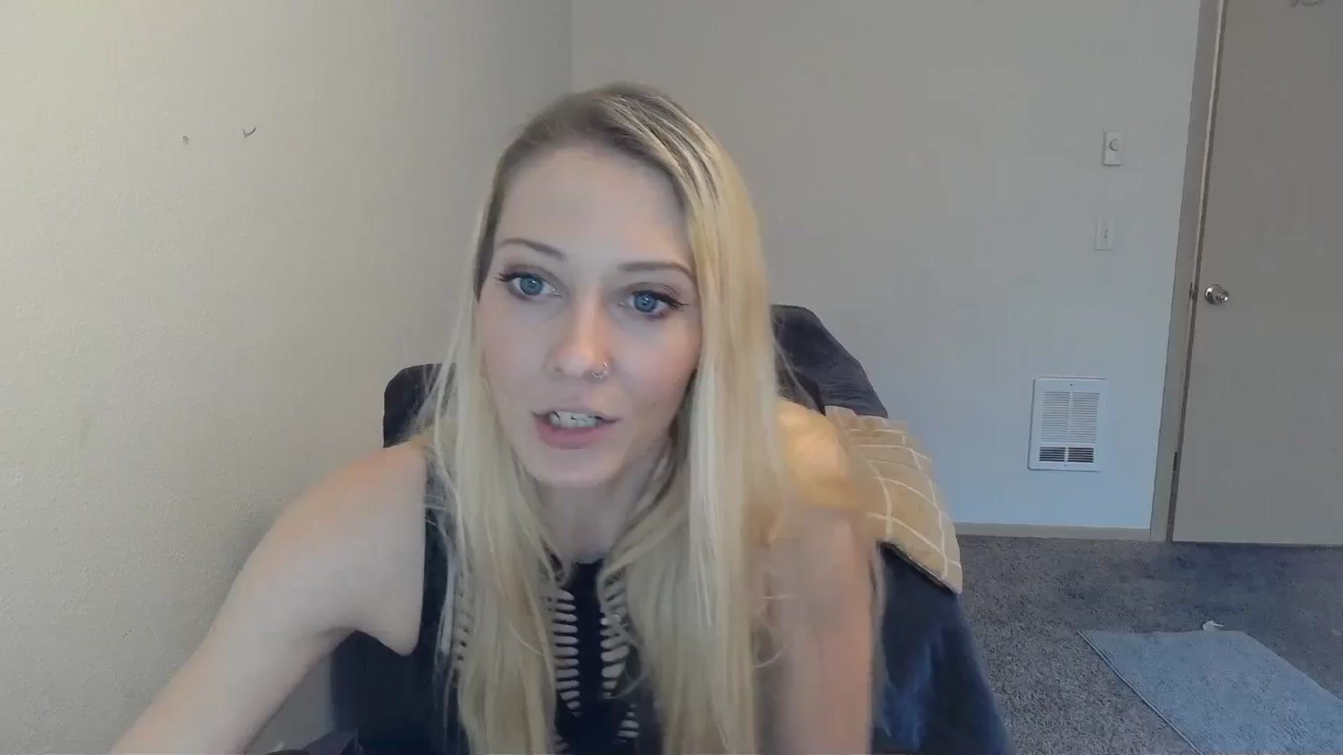 Gallery image thumbnail from Leeleigh1's myfreecams stream on, 02/23/2025, 23:32 image 9 of 20