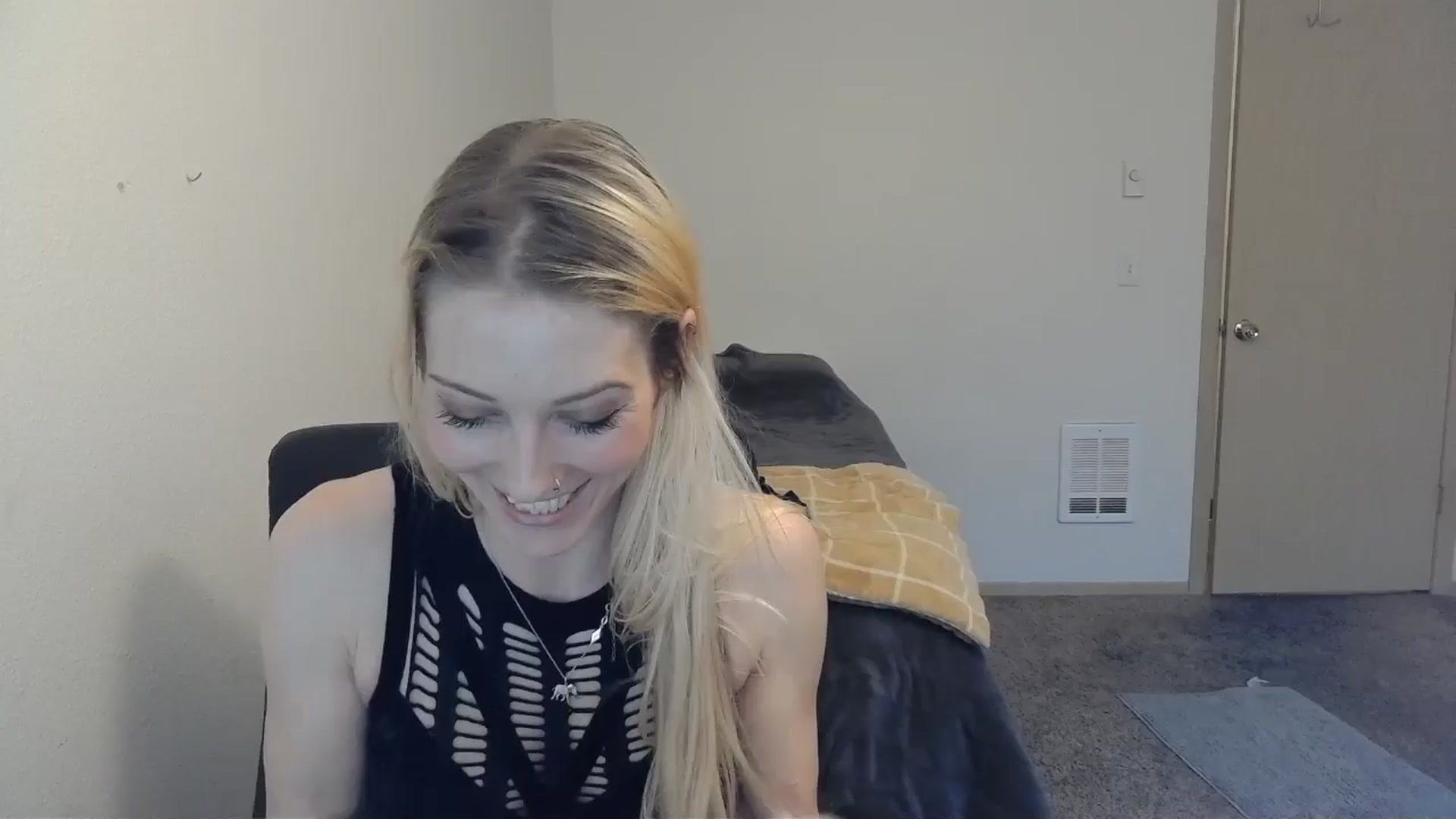 Gallery image thumbnail from Leeleigh1's myfreecams stream on, 02/24/2025, 24:43 image 13 of 20