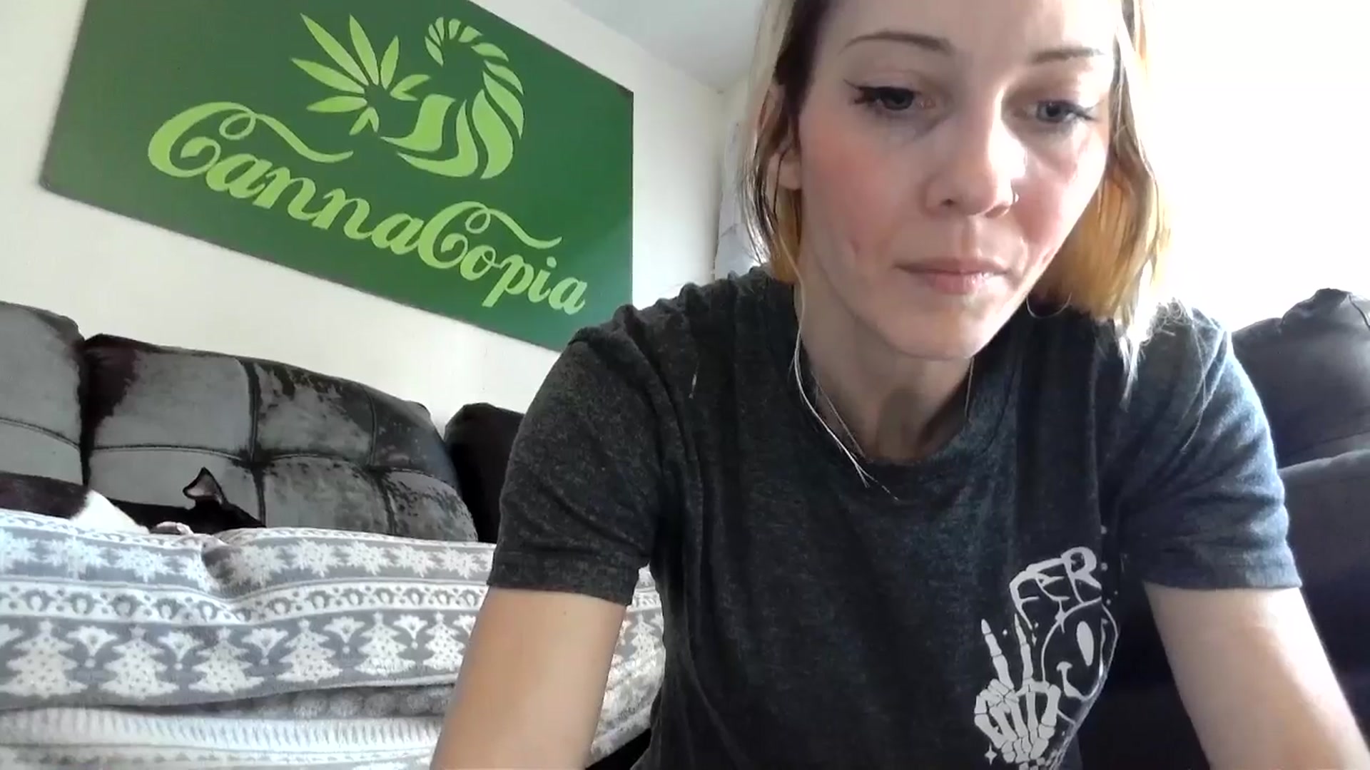 Gallery image thumbnail from Leeleigh1's myfreecams stream on, 05/17/2025, 17:34 image 16 of 20
