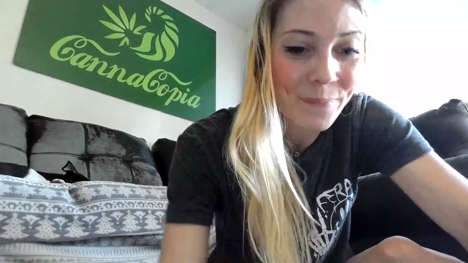 Gallery image thumbnail from Leeleigh1's myfreecams stream on, 05/17/2025, 17:34 image 17 of 20