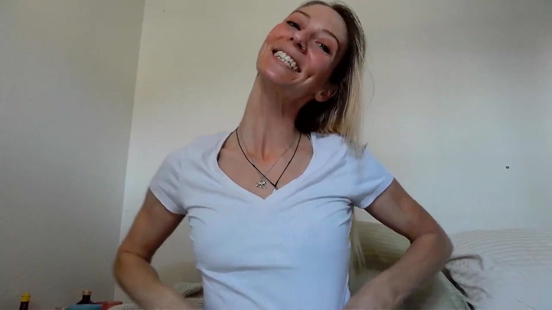 Gallery image thumbnail from Leeleigh1's myfreecams stream on, 08/24/2025, 17:31 image 6 of 20