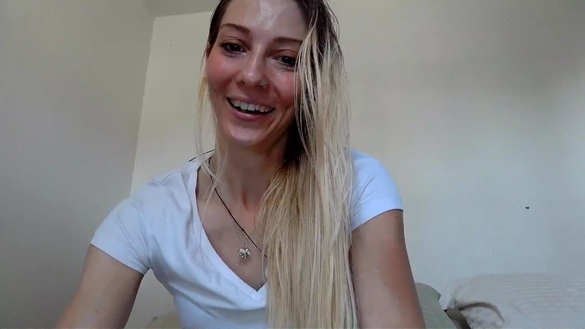 Gallery image thumbnail from Leeleigh1's myfreecams stream on, 08/24/2025, 17:31 image 20 of 20