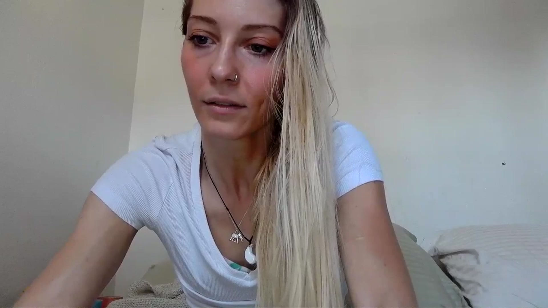 Gallery image thumbnail from Leeleigh1's myfreecams stream on, 08/24/2025, 17:31 image 8 of 20