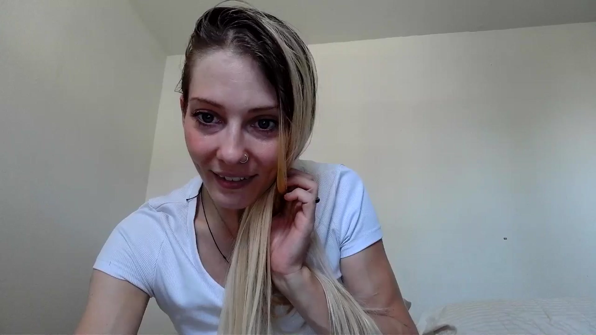 Gallery image thumbnail from Leeleigh1's myfreecams stream on, 08/24/2025, 19:37 image 12 of 20