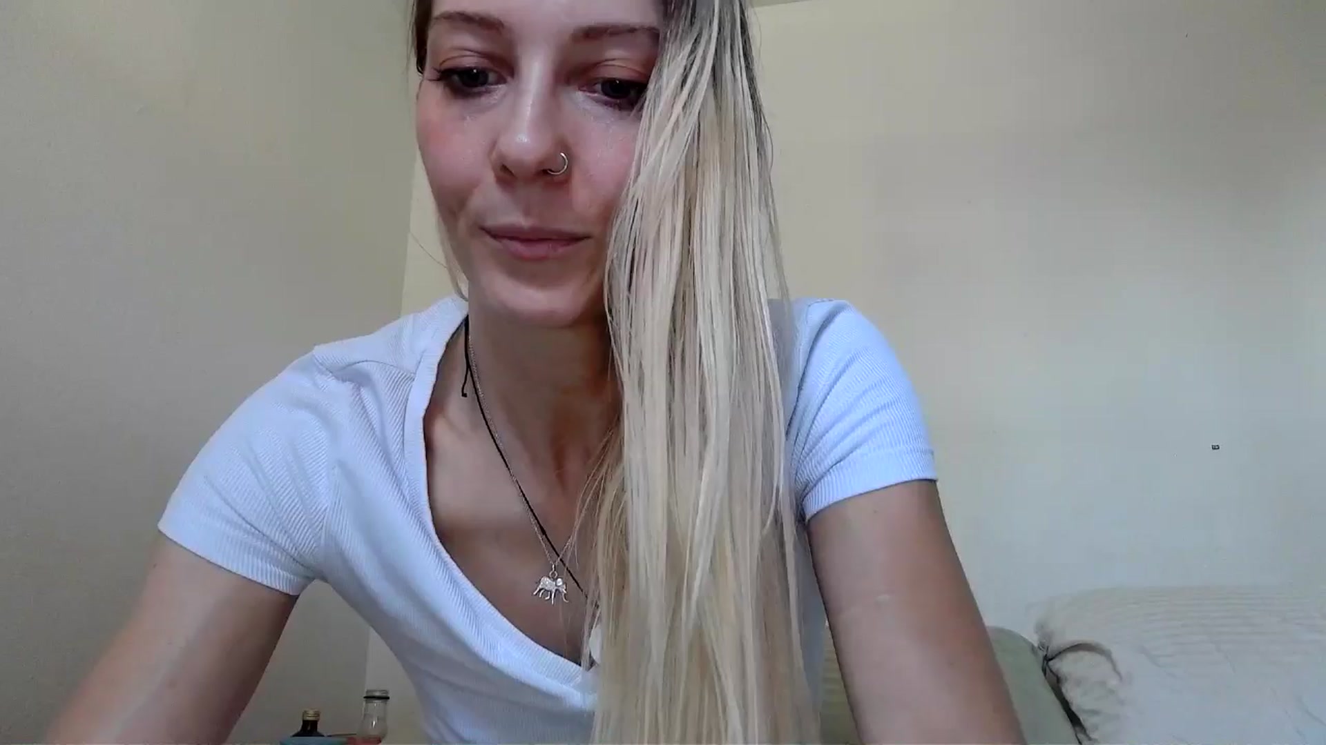 Gallery image thumbnail from Leeleigh1's myfreecams stream on, 08/24/2025, 19:37 image 3 of 20