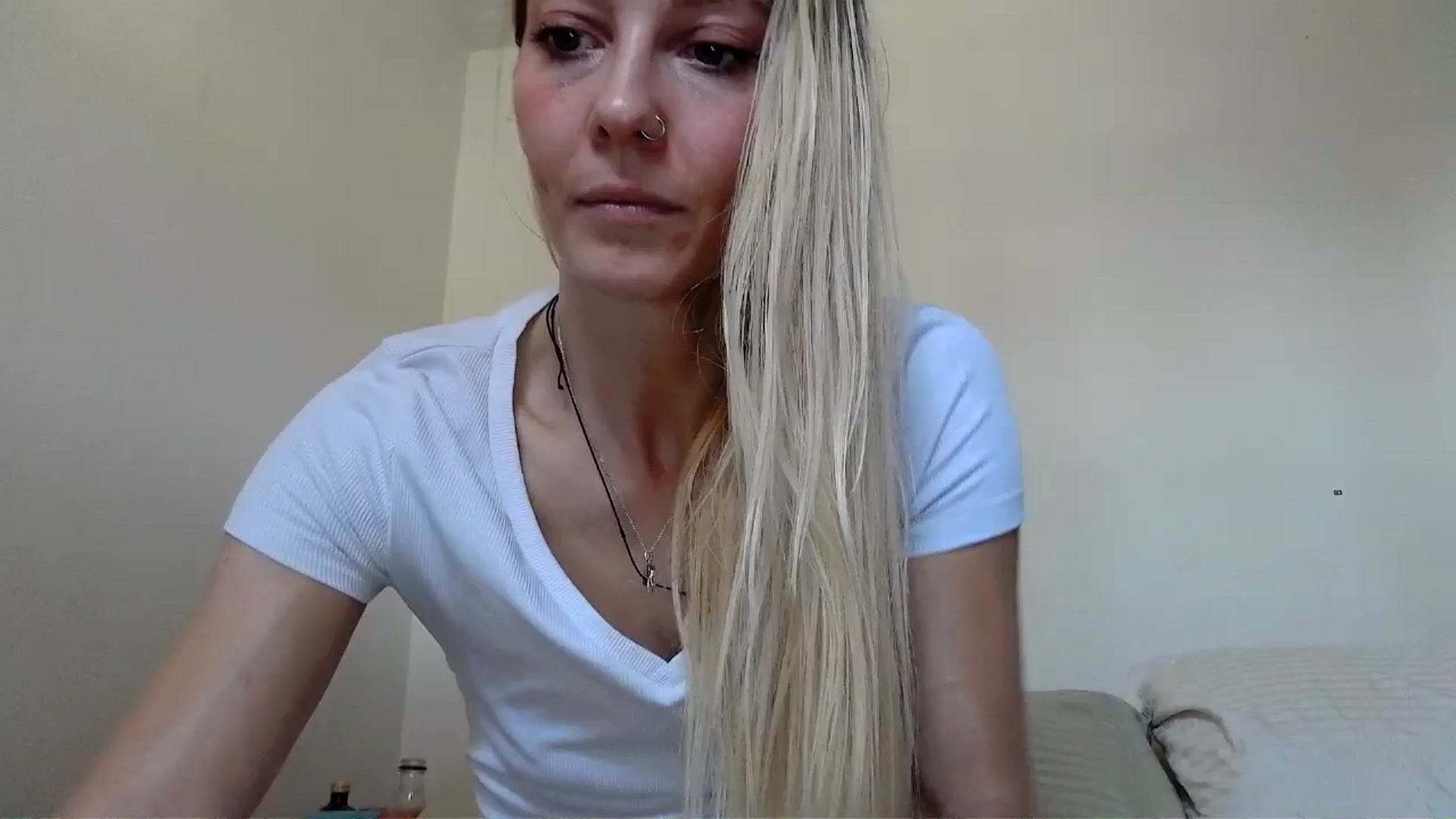 Gallery image thumbnail from Leeleigh1's myfreecams stream on, 08/24/2025, 19:37 image 2 of 20