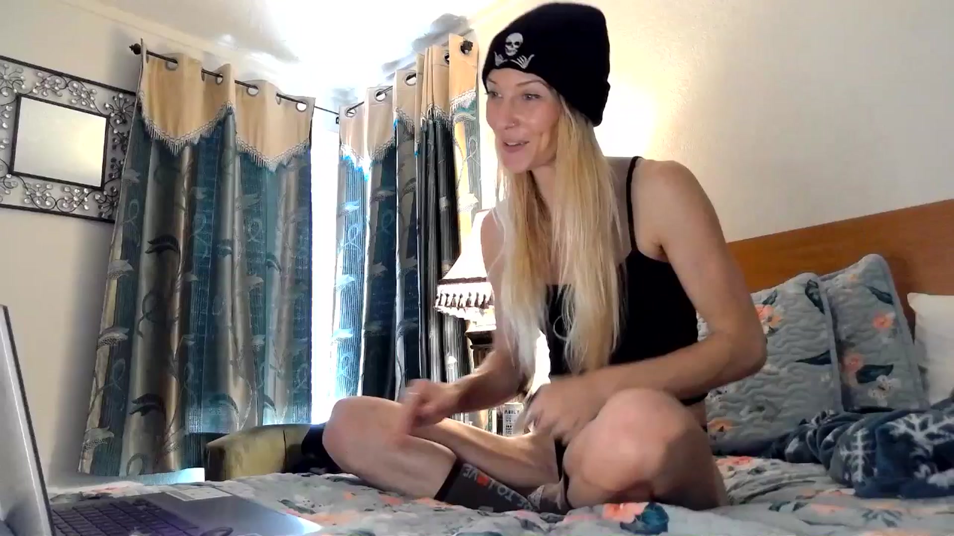 Gallery image thumbnail from Leeleigh1's myfreecams stream on, 10/15/2025, 19:14 image 7 of 20