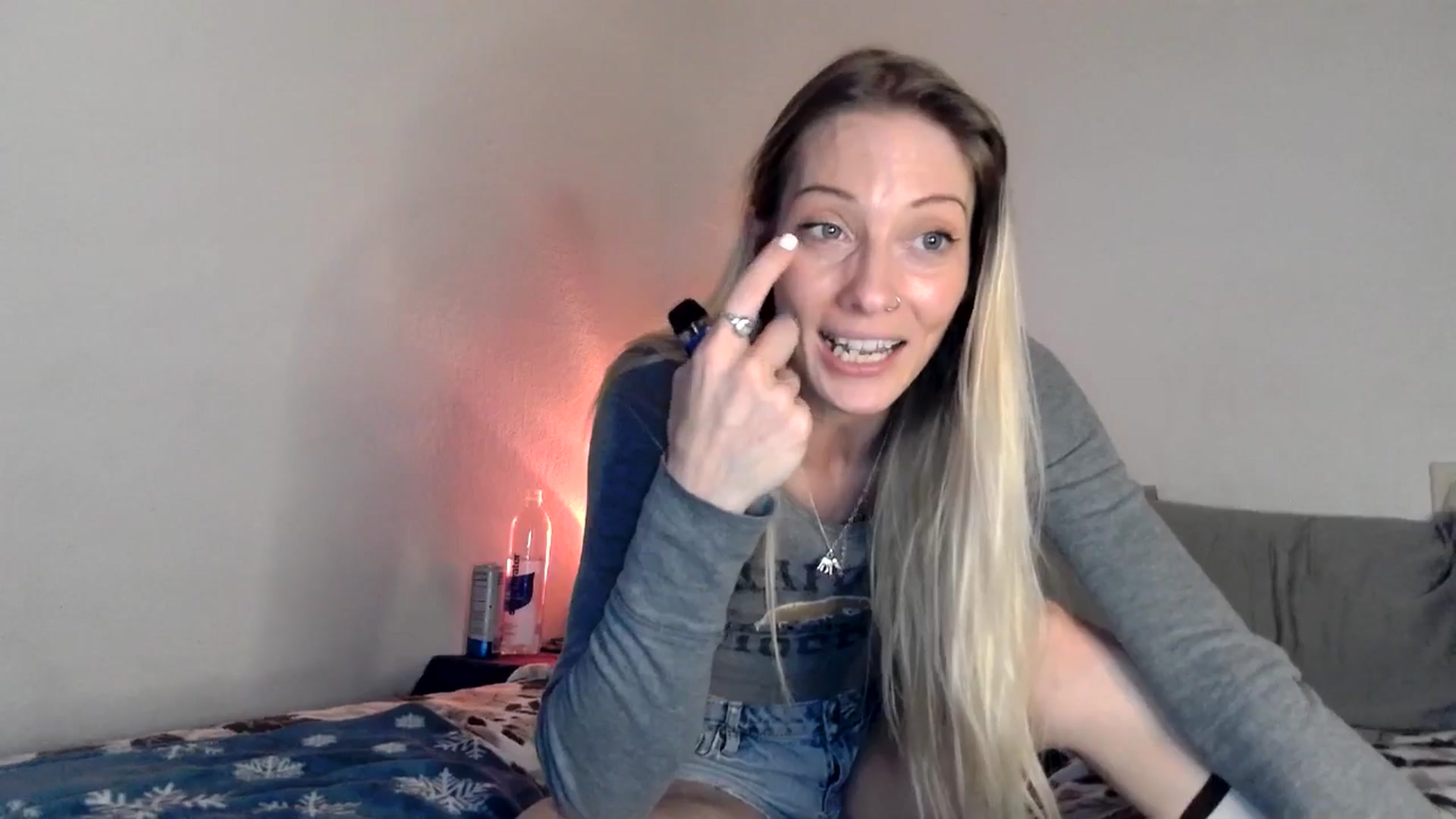 Gallery image thumbnail from Leeleigh1's myfreecams stream on, 10/17/2025, 02:14 image 12 of 20