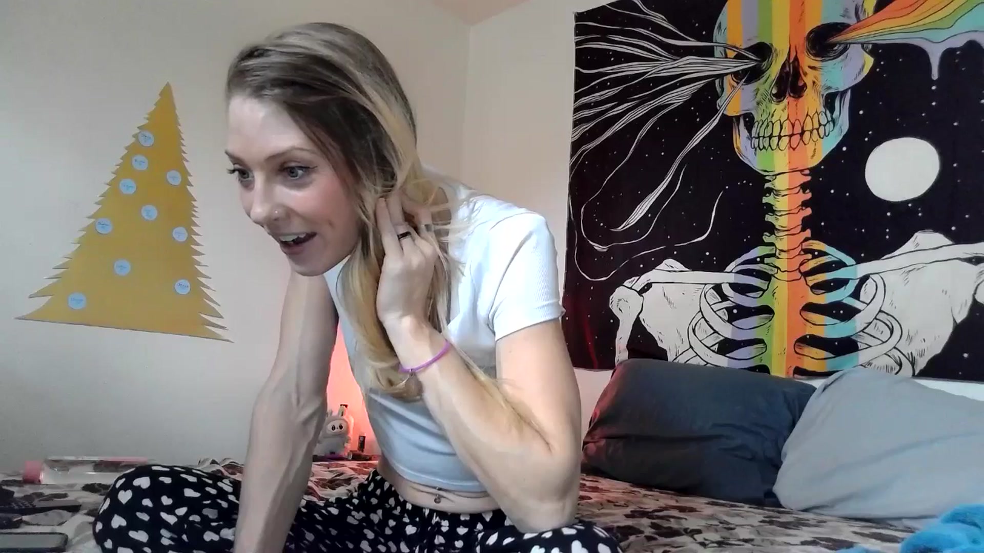 Gallery image thumbnail from Leeleigh1's myfreecams stream on, 11/13/2025, 18:57 image 12 of 20
