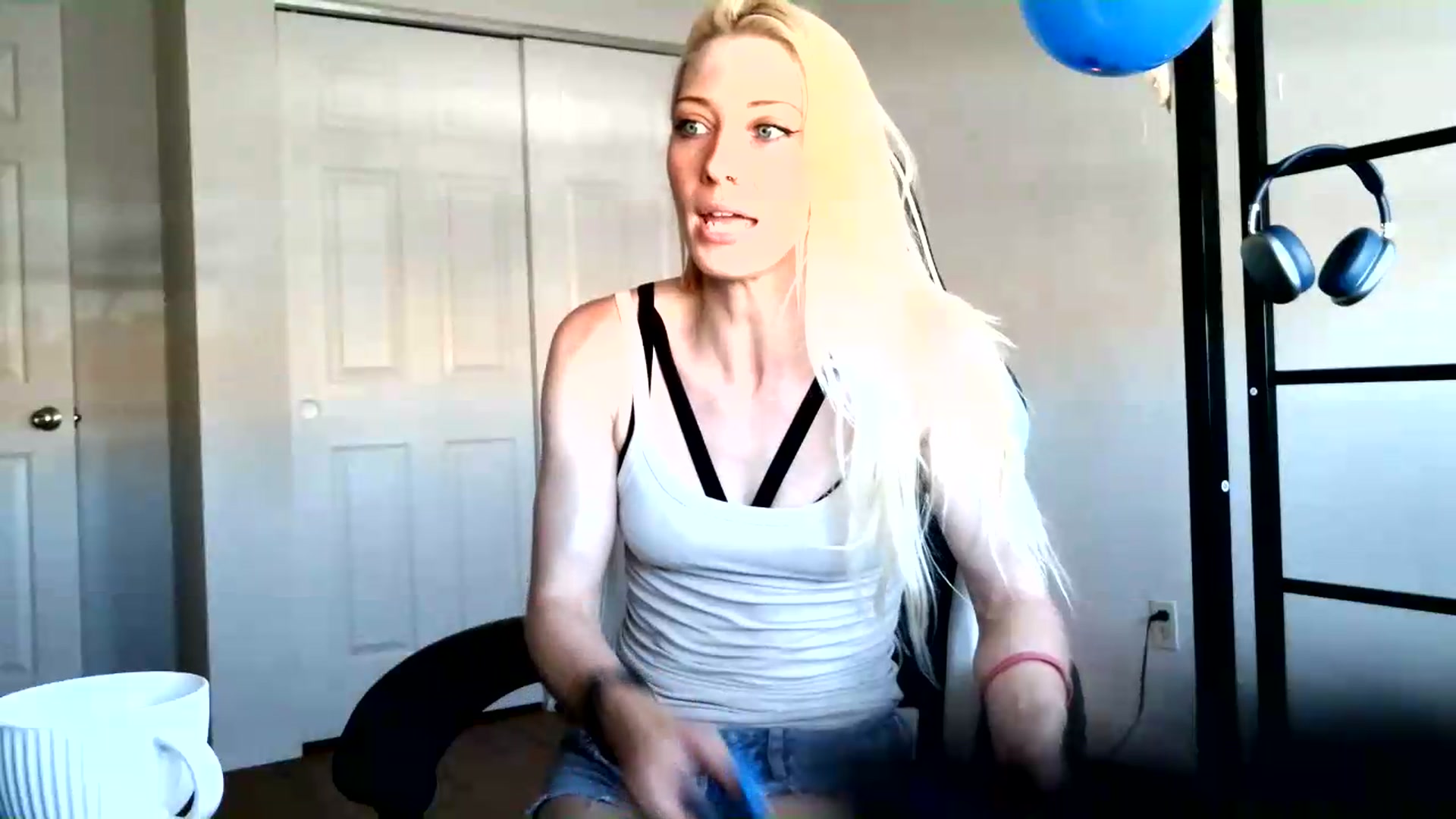 Gallery image thumbnail from Leeleigh1's myfreecams stream on, 07/04/2026, 18:25 image 6 of 20