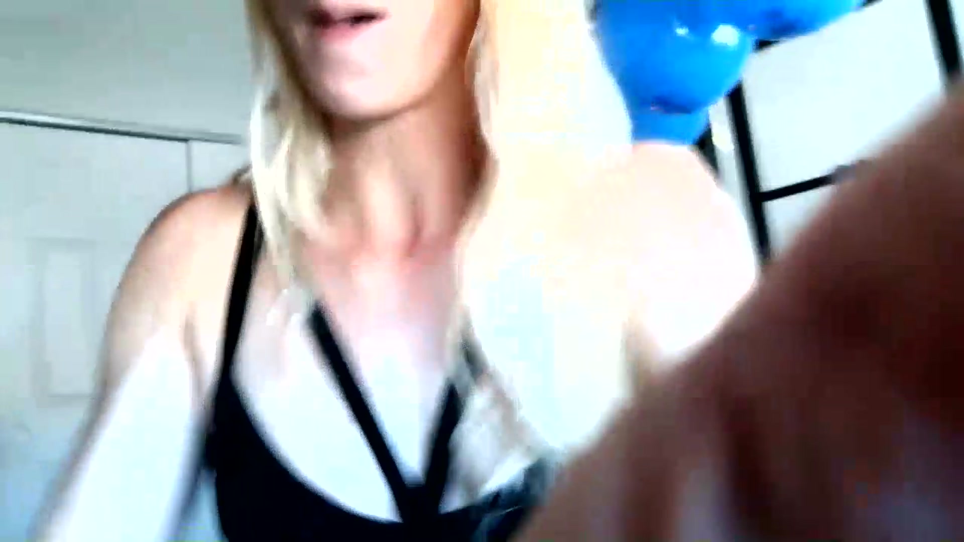 Gallery image thumbnail from Leeleigh1's myfreecams stream on, 07/04/2026, 20:10 image 10 of 20