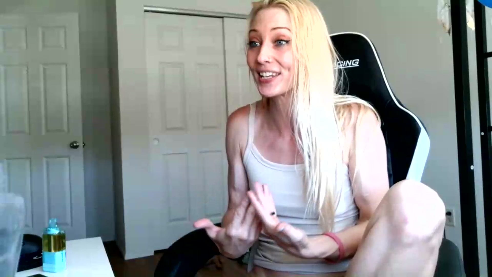 Gallery image thumbnail from Leeleigh1's myfreecams stream on, 07/04/2026, 22:36 image 7 of 20