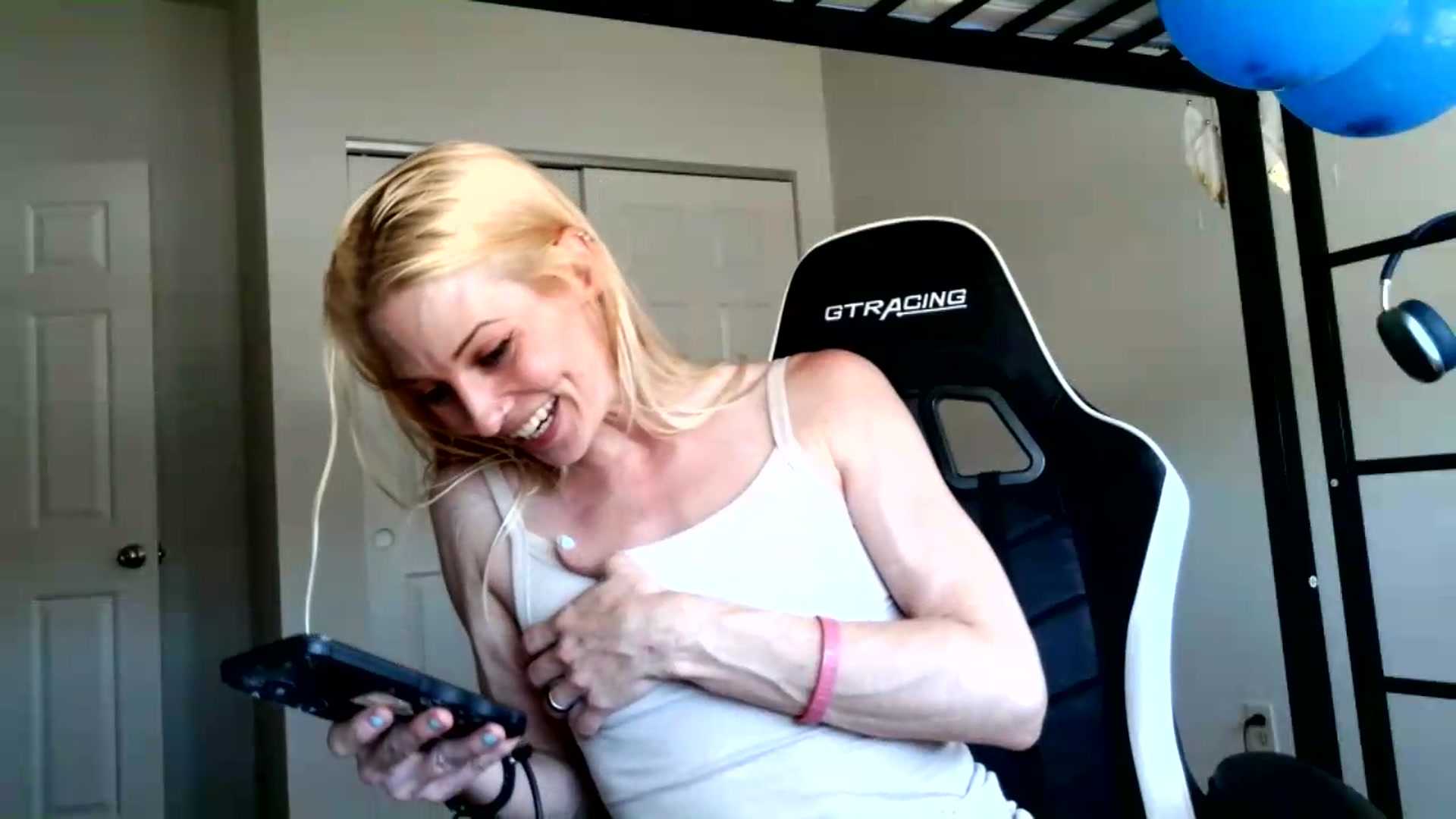 Gallery image thumbnail from Leeleigh1's myfreecams stream on, 07/04/2026, 22:36 image 3 of 20