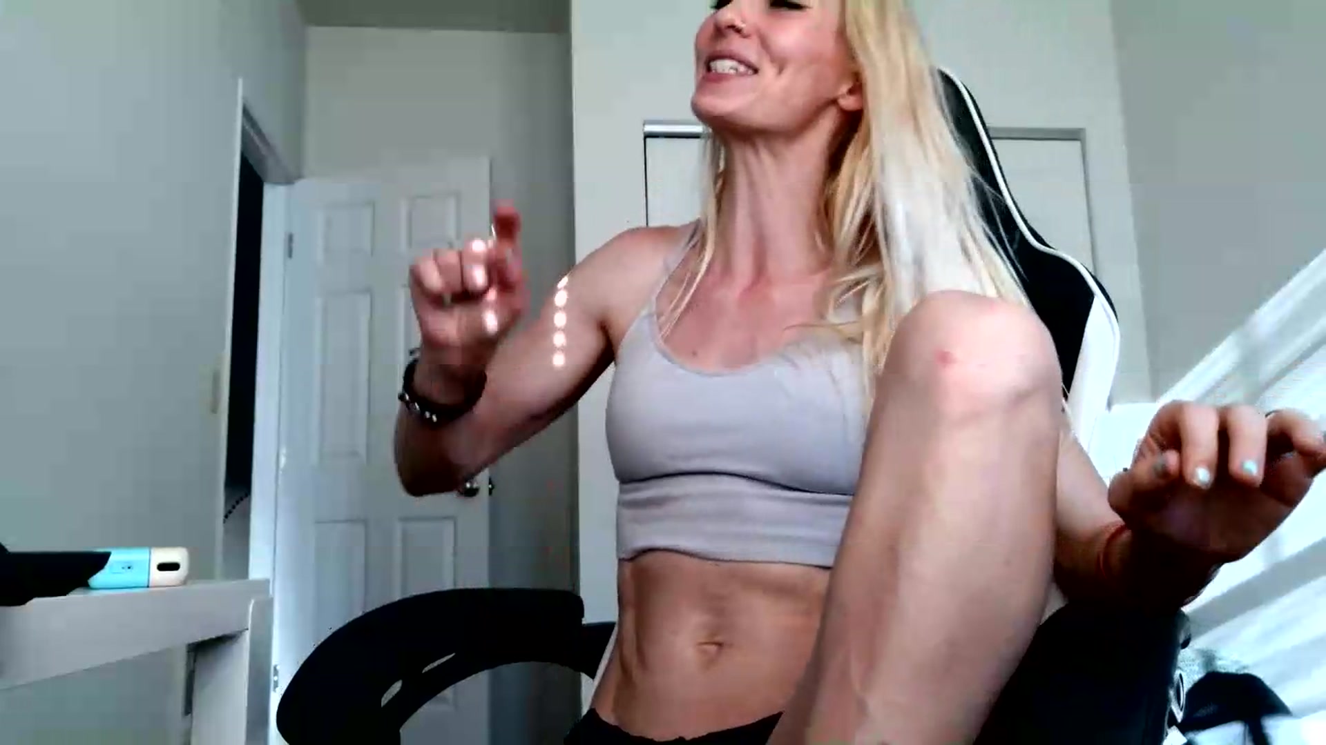 Gallery image thumbnail from Leeleigh1's myfreecams stream on, 07/05/2026, 02:03 image 18 of 20
