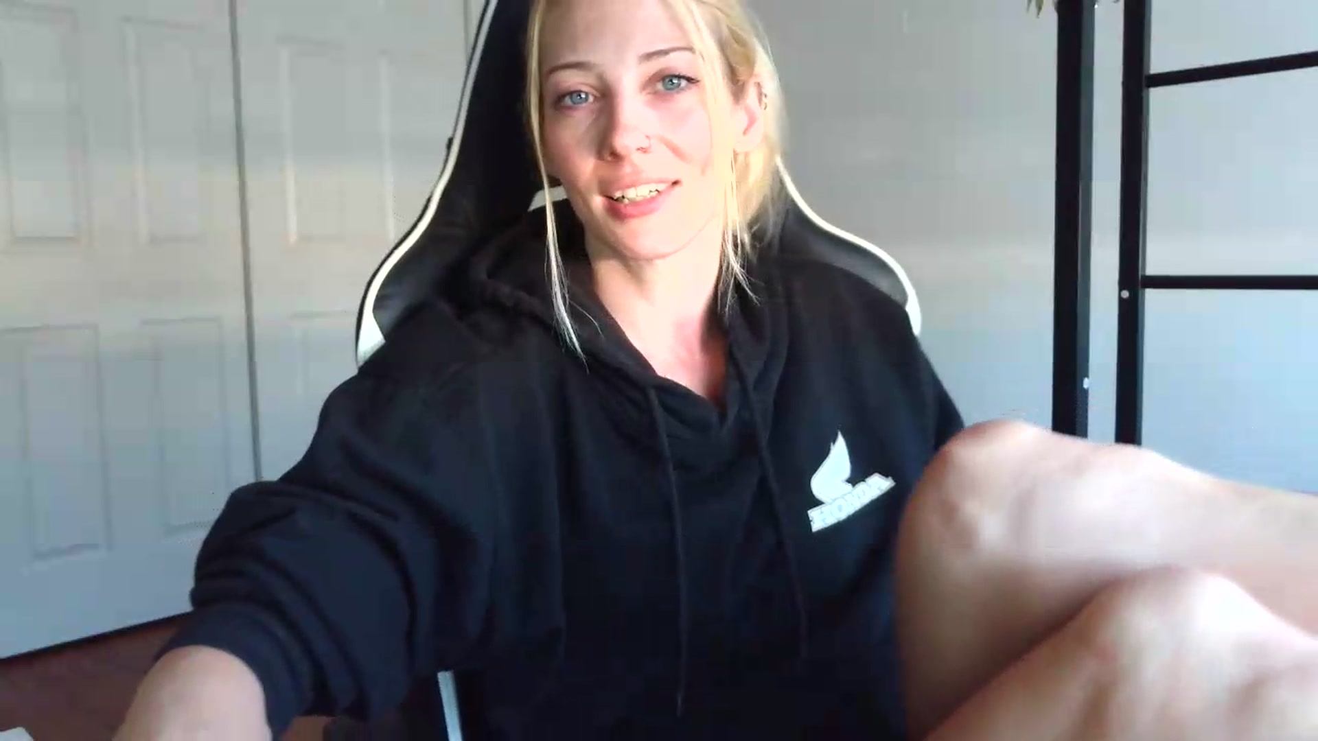 Gallery image thumbnail from Leeleigh1's myfreecams stream on, 07/29/2026, 15:59 image 11 of 20