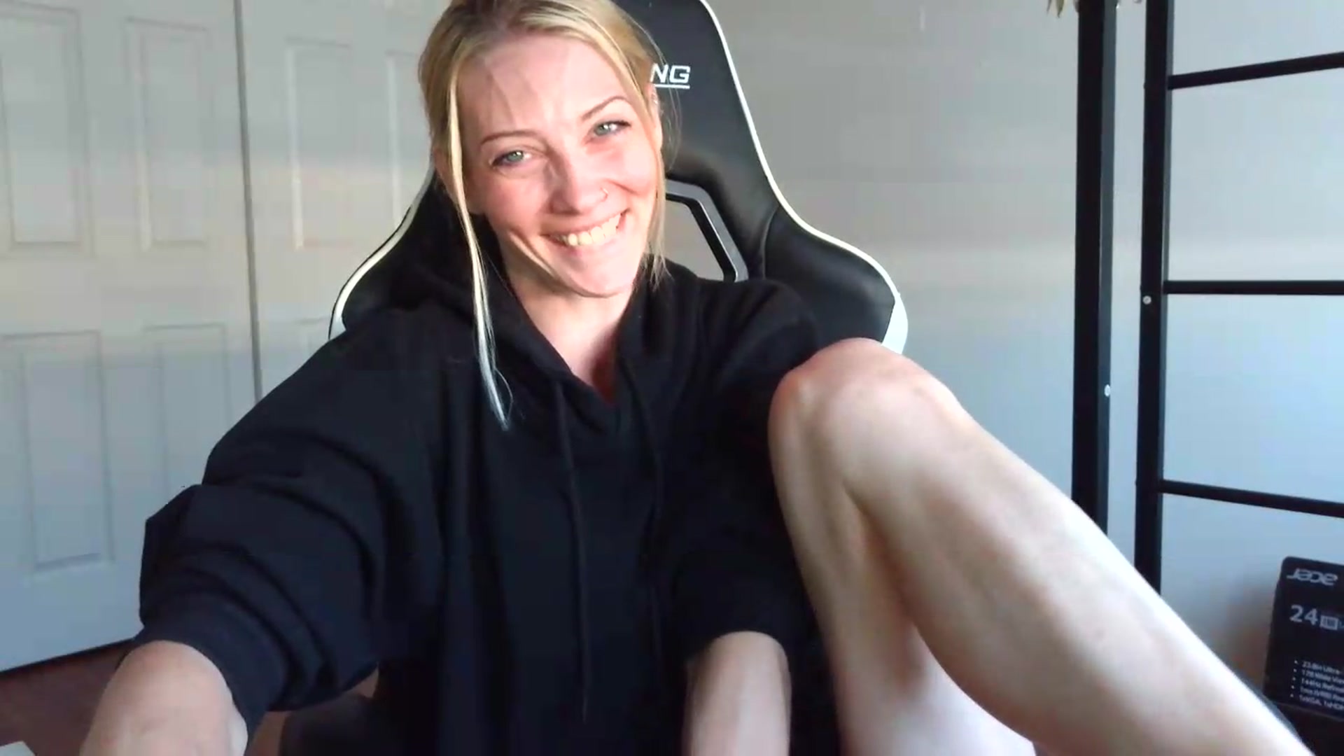 Gallery image thumbnail from Leeleigh1's myfreecams stream on, 07/29/2026, 15:59 image 14 of 20
