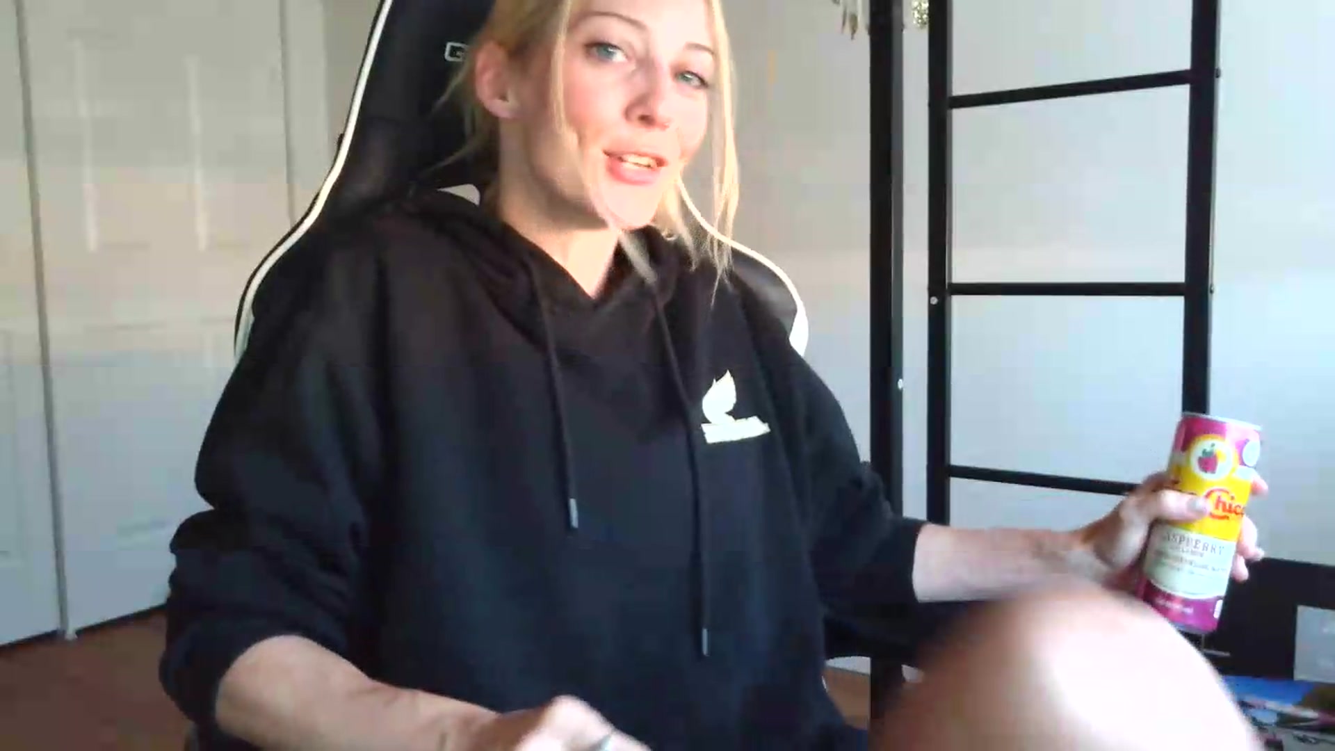 Gallery image thumbnail from Leeleigh1's myfreecams stream on, 07/29/2026, 15:59 image 4 of 20