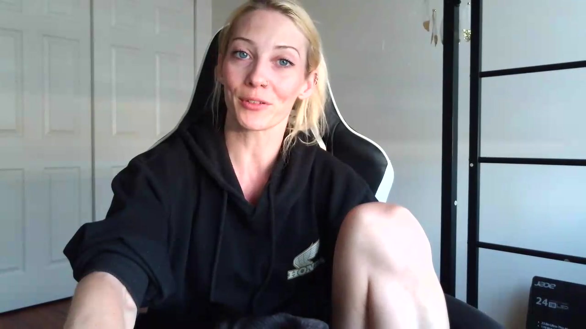 Gallery image thumbnail from Leeleigh1's myfreecams stream on, 07/29/2026, 16:32 image 19 of 20