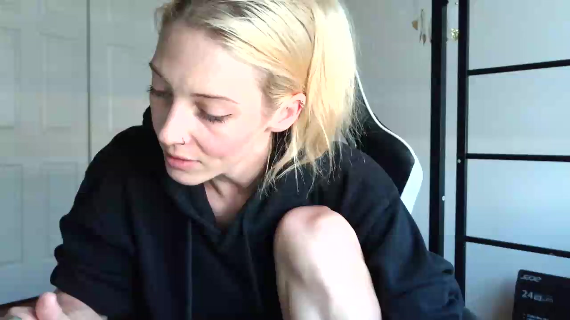 Gallery image thumbnail from Leeleigh1's myfreecams stream on, 07/29/2026, 16:32 image 16 of 20