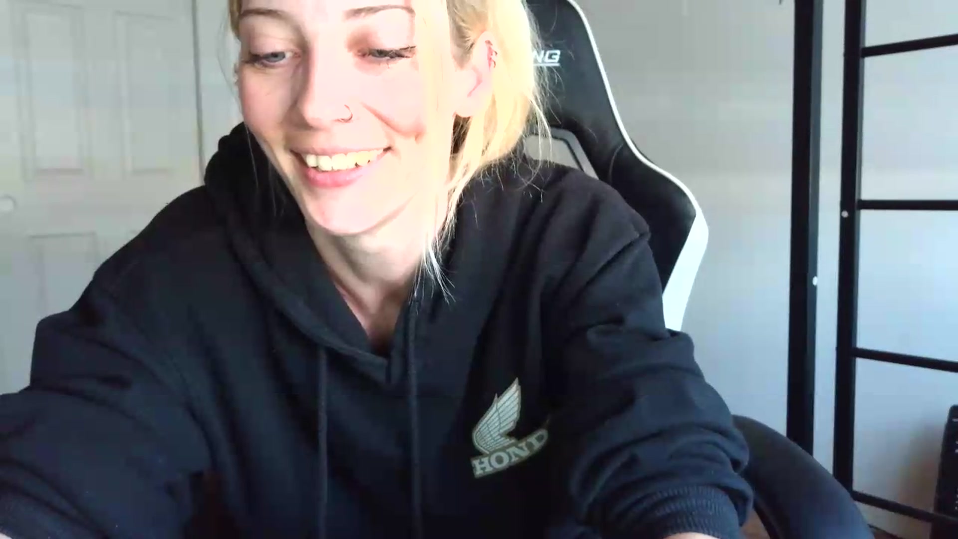Gallery image thumbnail from Leeleigh1's myfreecams stream on, 07/29/2026, 16:32 image 11 of 20