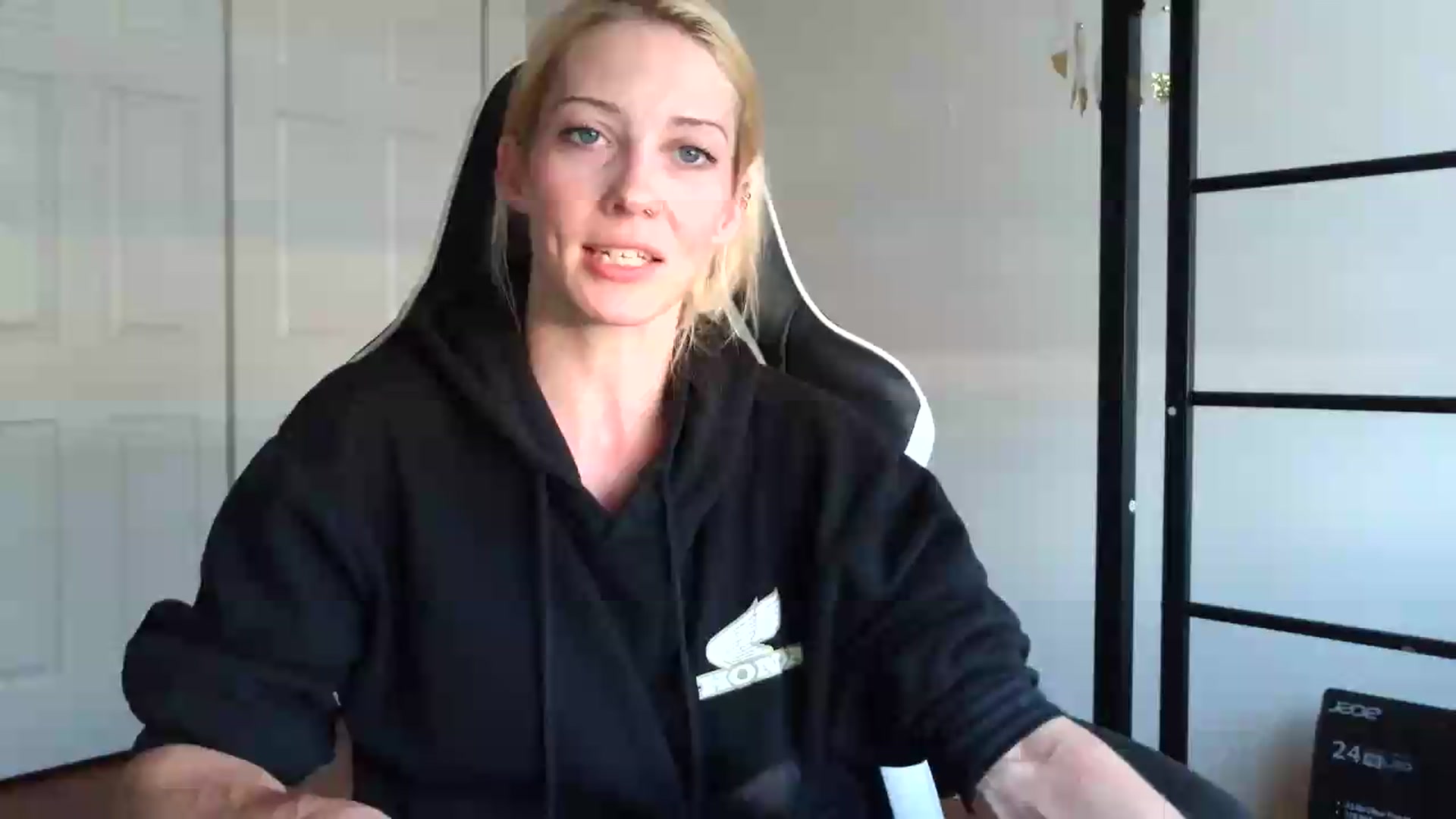 Gallery image thumbnail from Leeleigh1's myfreecams stream on, 07/29/2026, 16:32 image 17 of 20