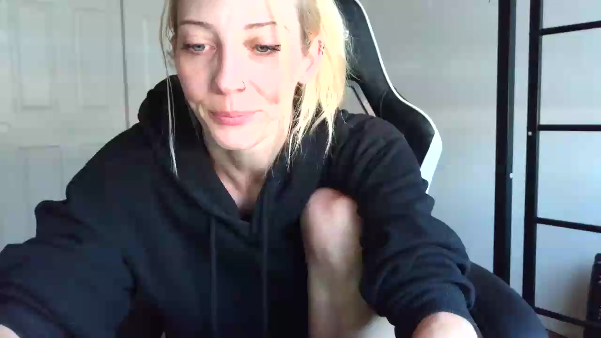 Gallery image thumbnail from Leeleigh1's myfreecams stream on, 07/29/2026, 16:32 image 12 of 20
