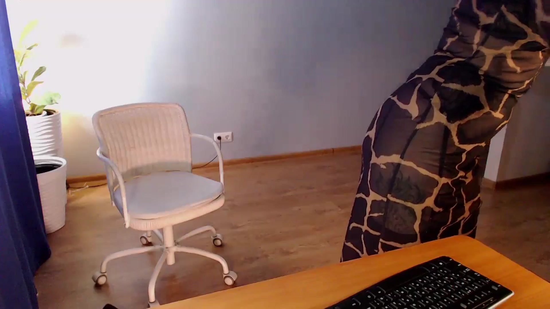 Gallery image thumbnail from LegsKate's myfreecams stream on, 10/16/2024, 07:07 image 7 of 20