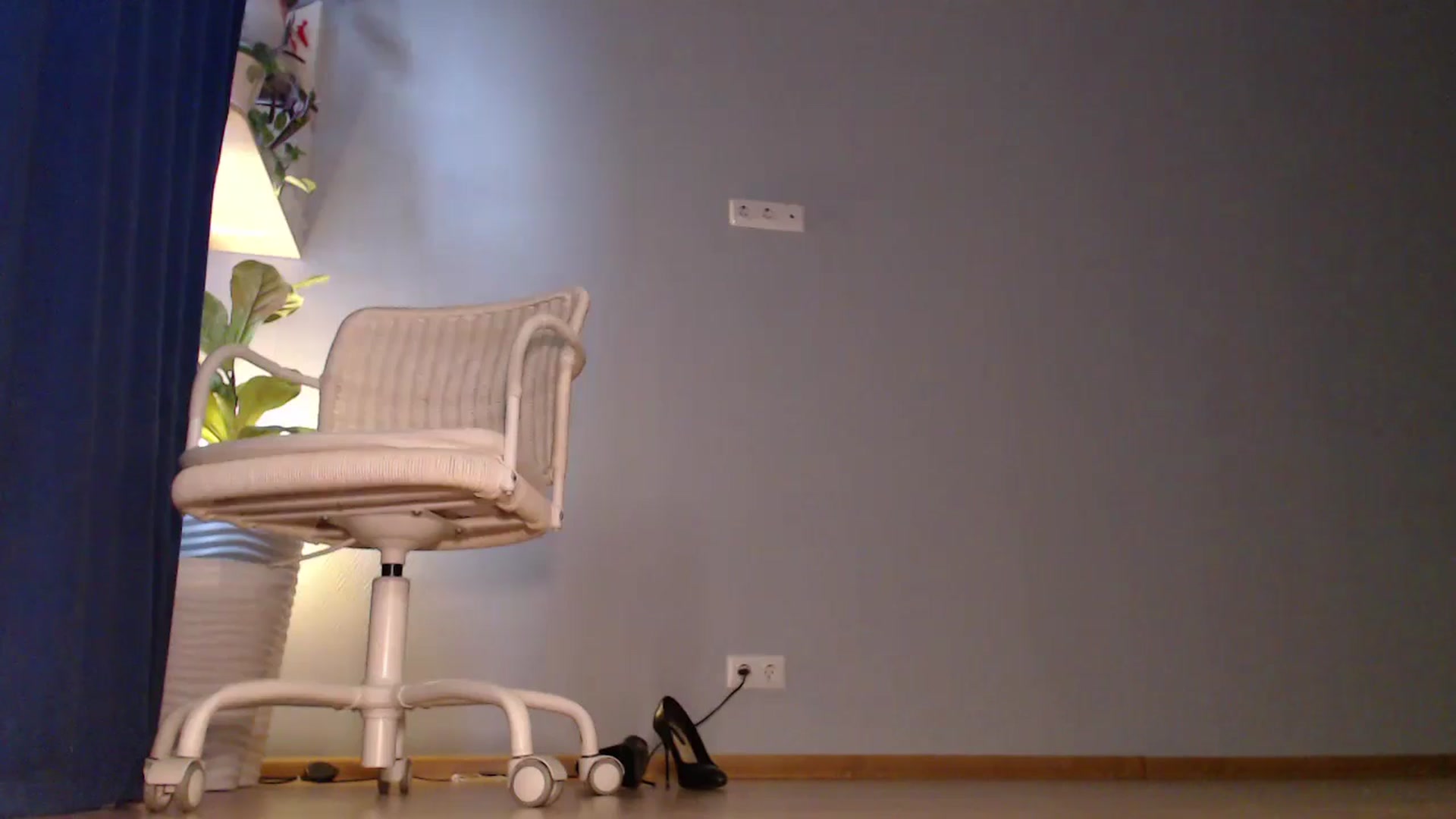 Gallery image thumbnail from LegsKate's myfreecams stream on, 10/24/2024, 06:55 image 7 of 20
